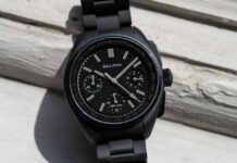 Bulova Lunar Pilot Black Hole 41mm: Cuộc đổ bộ của Vẻ đẹp Vũ trụ thu nhỏ!